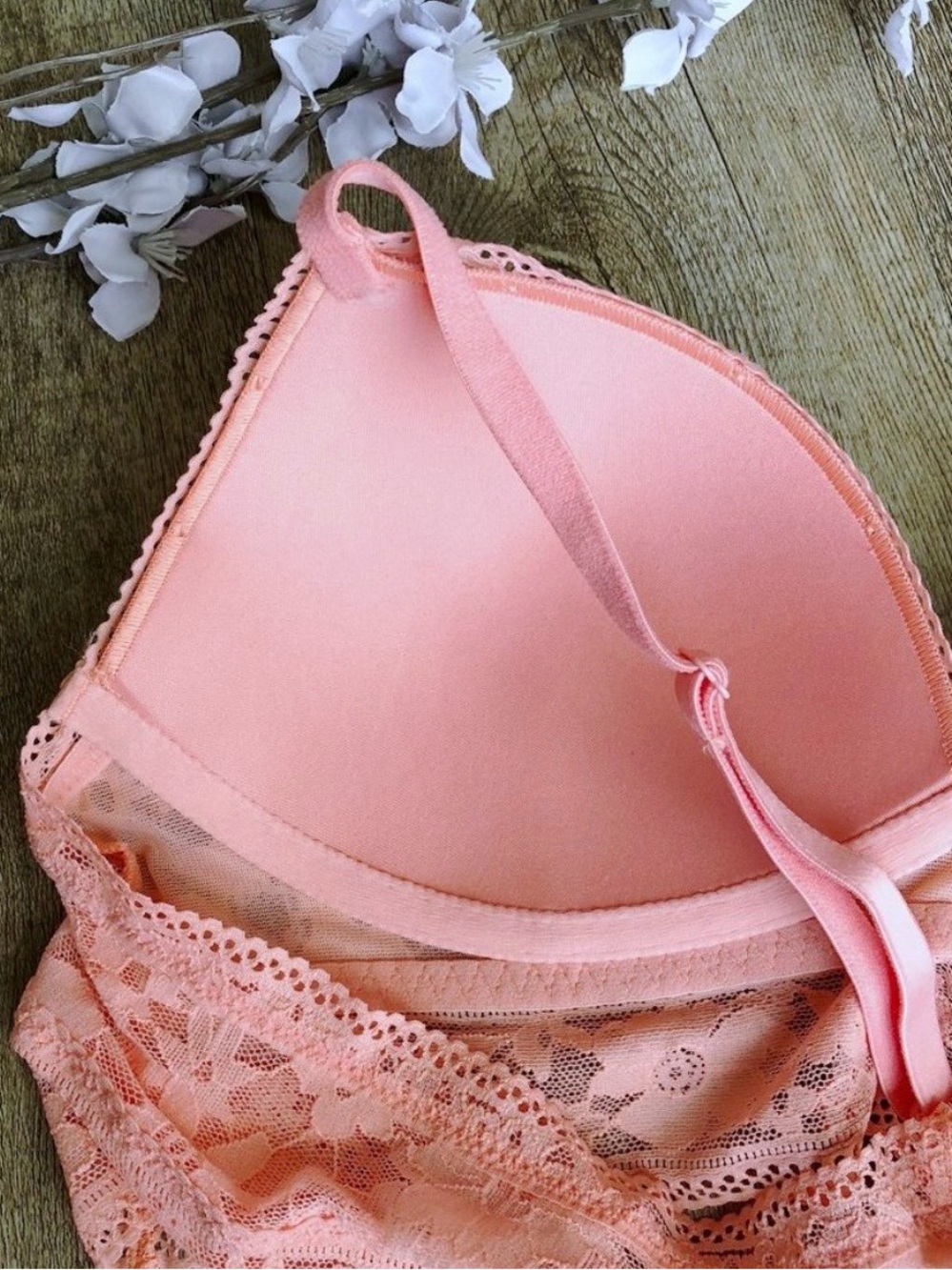 VS Padded Lace Wireless Bra NWOT - Picture 3 of 4